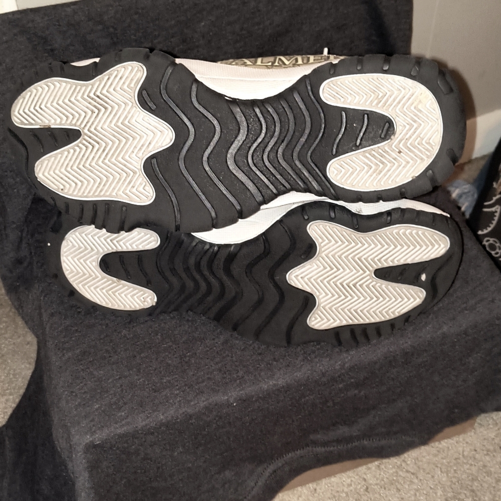 Palmer Sneaks Practically New - image 6